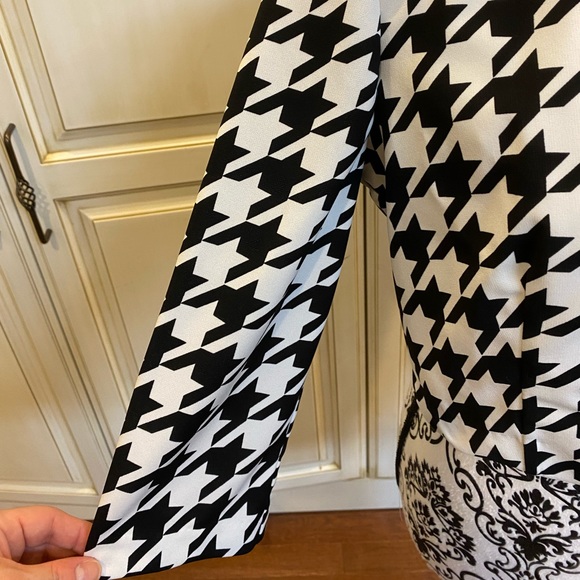 Dressbarn Size 10 Houndstooth Cropped 3/4 Sleeve Open Jacket with Gold Buttons - Picture 3 of 13